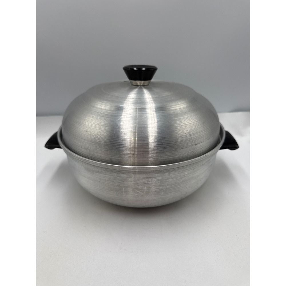 Mirro Bun Warmer Server Aluminum 9.5in Silver  Mid Century Vintage 2000 M